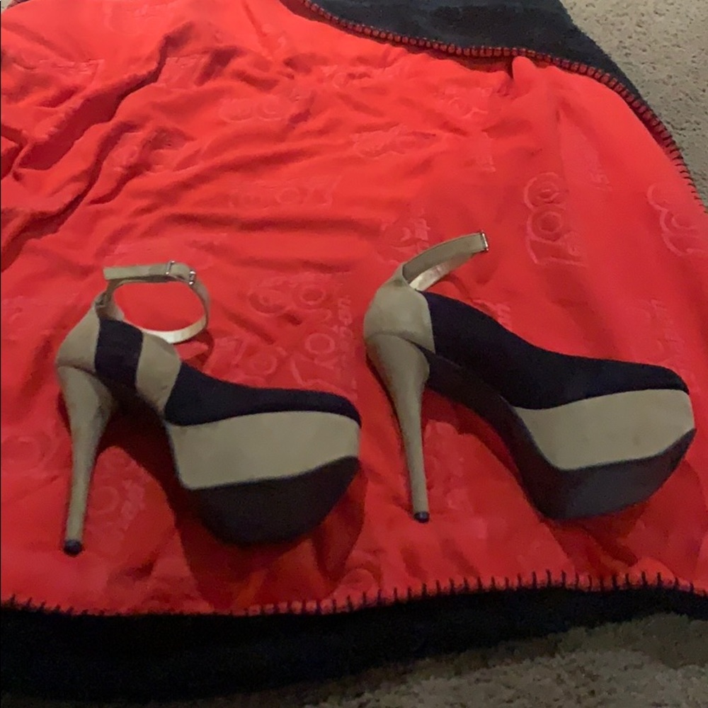 Fredericks Of Hollywood High Heels Size 9 Gem